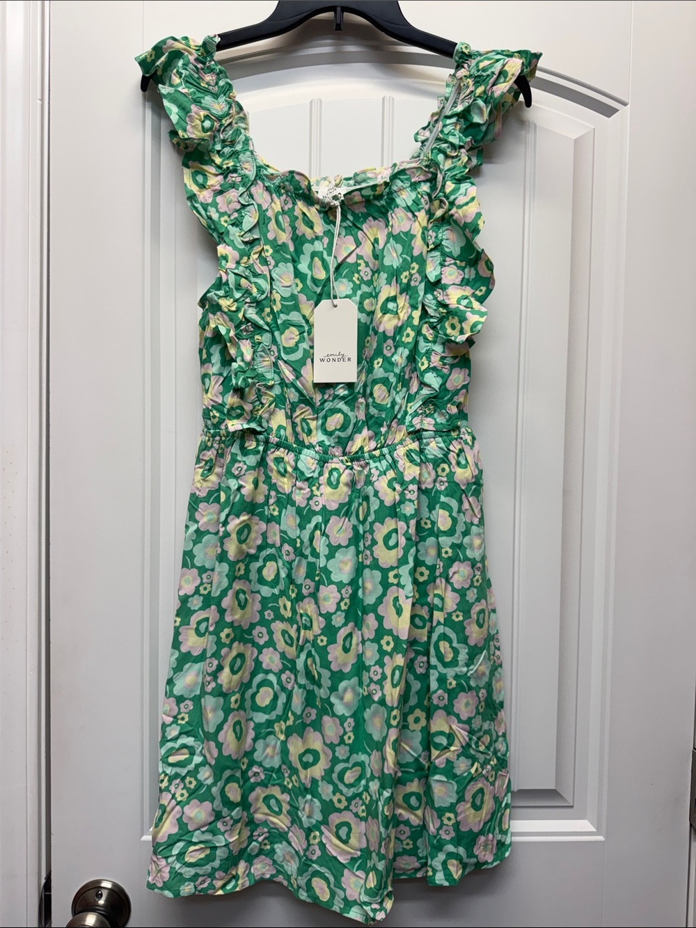 Emily Wonder Green floral Stretchy Dress size M NWT